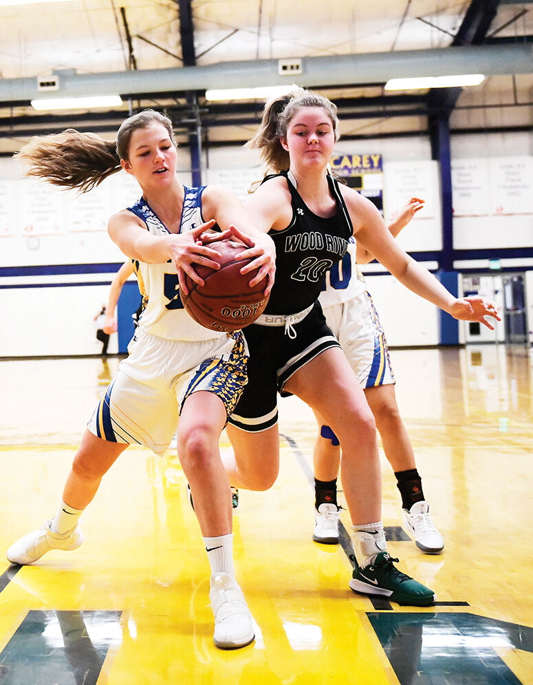 21-01-06 Wood River Carey Basketball 2 Roland.jpg
